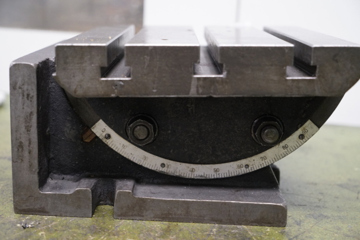 1403992-2 Angle table – adjustable with graduated scale