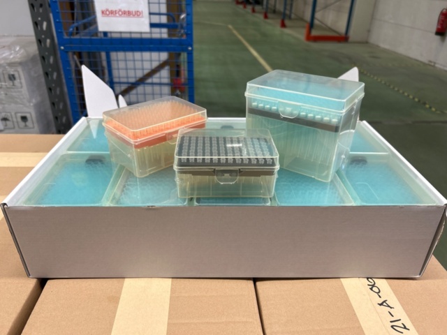 1368033-65 Stort parti med laboratorietillbehör och utrustning - ca 700 000 artiklar