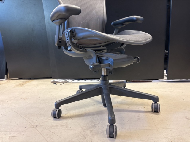 1409248-5 Office chair - Herman Miller