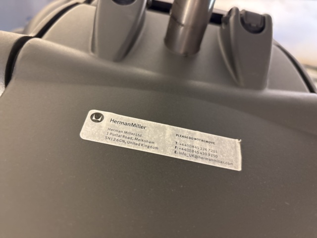 1409248-6 Office chair - Herman Miller