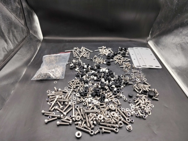 1431819-1 Skruv och tillbehör för Cake modeller