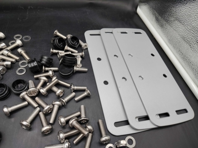 1431819-7 Skruv och tillbehör för Cake modeller