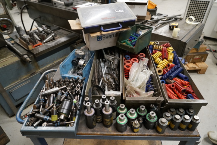 1404115-1 Assortment of springs, dampers and small parts