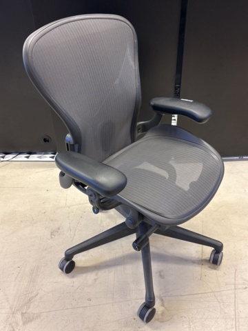 1409260-3 Office chair with armrests - Herman Miller