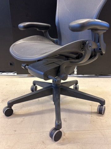 1409260-6 Office chair with armrests - Herman Miller