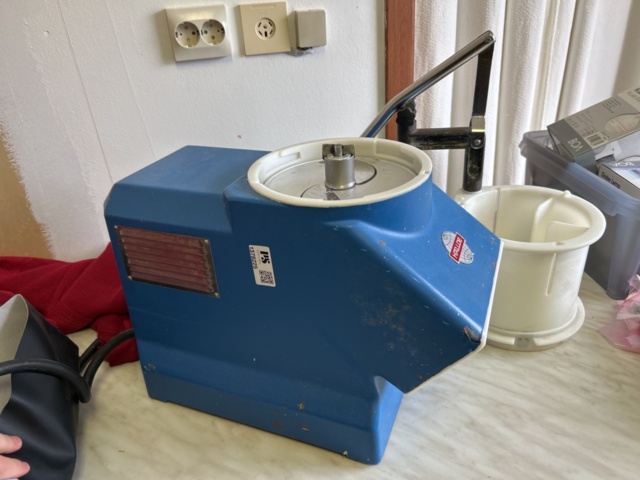 1378225-1 Vegetable cutter Poured RG-7