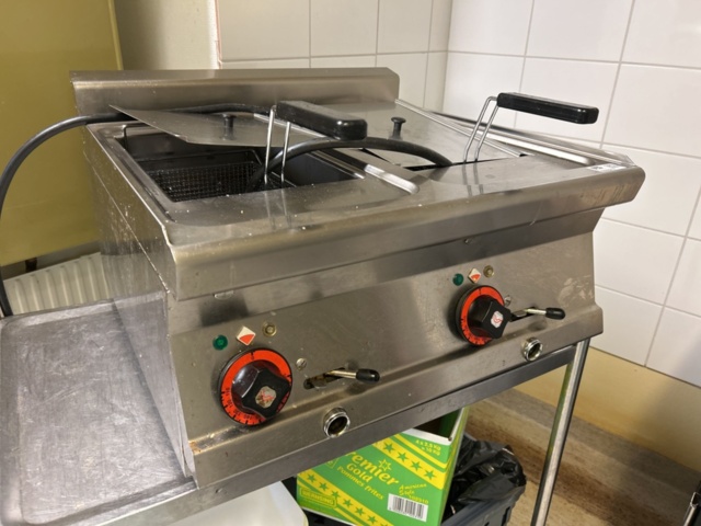 1378217-1 Dubbelfritös bänkmodell