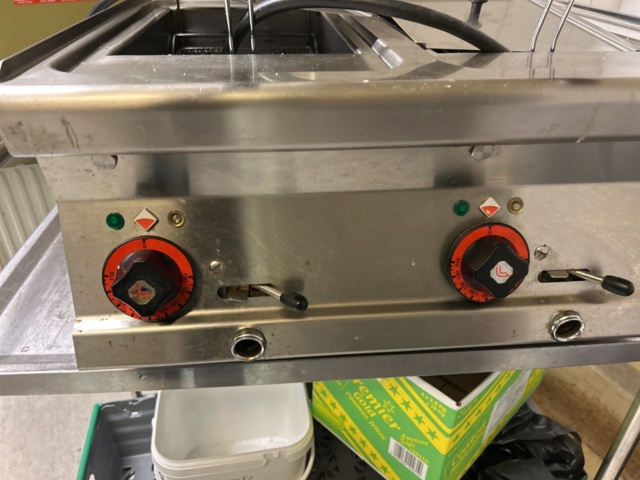 1378217-2 Dubbelfritös bänkmodell