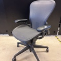 1409265-8 Office chair with armrests - Herman Miller