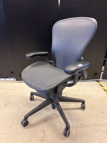 1409265-8 Office chair with armrests - Herman Miller