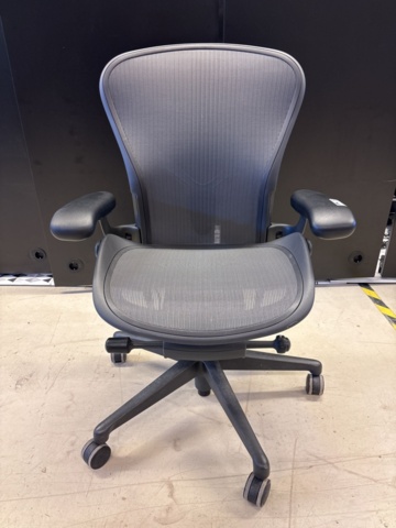 1409265-2 Office chair with armrests - Herman Miller