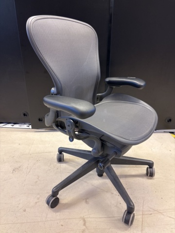 1409265-3 Office chair with armrests - Herman Miller
