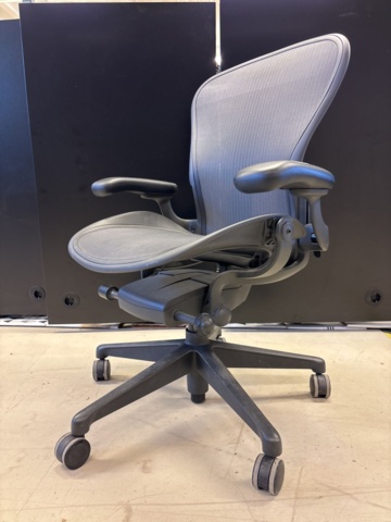 1409265-6 Office chair with armrests - Herman Miller