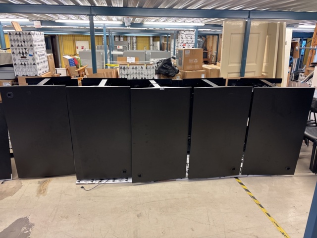 1409272-2 Parti med elektriska skrivbord och kontorsstolar -10 arbetsplatser - Herman Miller & Rol Ergo