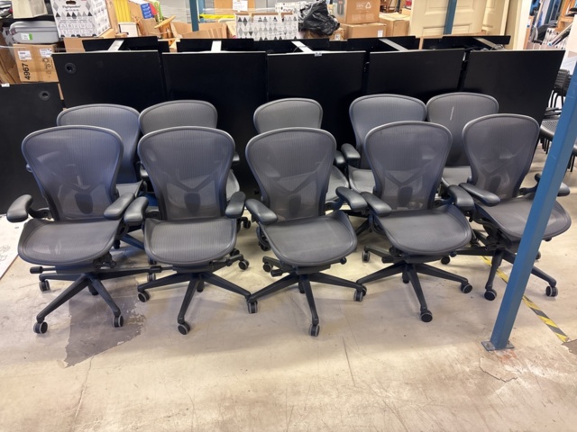 1409272-34 Parti med elektriska skrivbord och kontorsstolar -10 arbetsplatser - Herman Miller & Rol Ergo