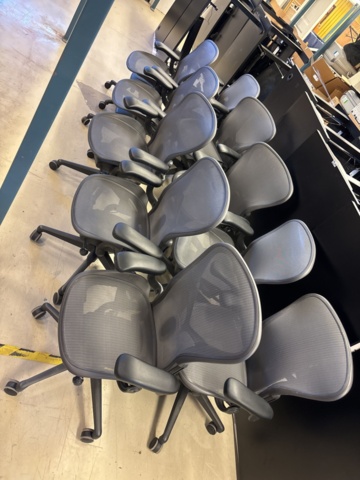 1409272-19 Parti med elektriska skrivbord och kontorsstolar -10 arbetsplatser - Herman Miller & Rol Ergo