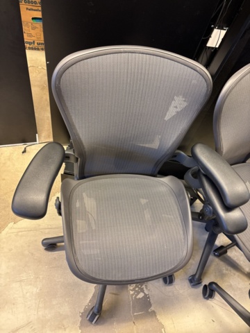 1409272-29 Parti med elektriska skrivbord och kontorsstolar -10 arbetsplatser - Herman Miller & Rol Ergo