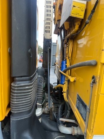 1338330-17 Sopbil med delad komprimator - Volvo Lastbilar FL16 250 -2014