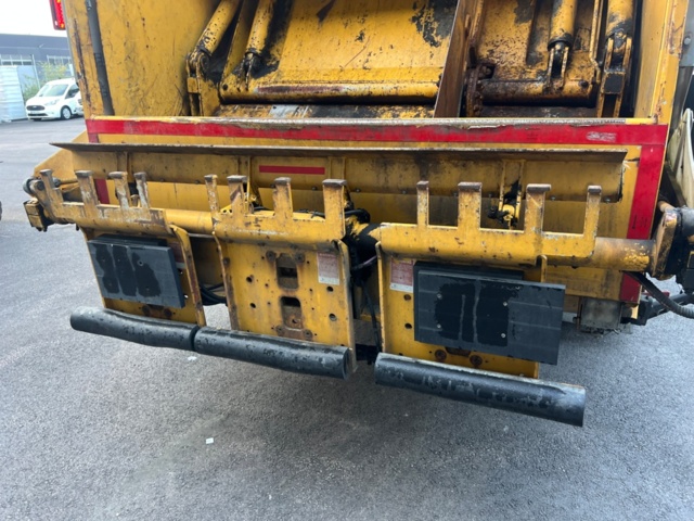 1338330-23 Sopbil med delad komprimator - Volvo Lastbilar FL16 250 -2014