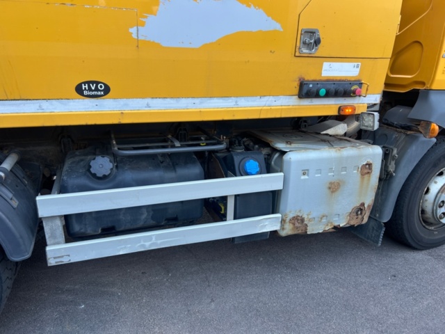 1338330-26 Sopbil med delad komprimator - Volvo Lastbilar FL16 250 -2014