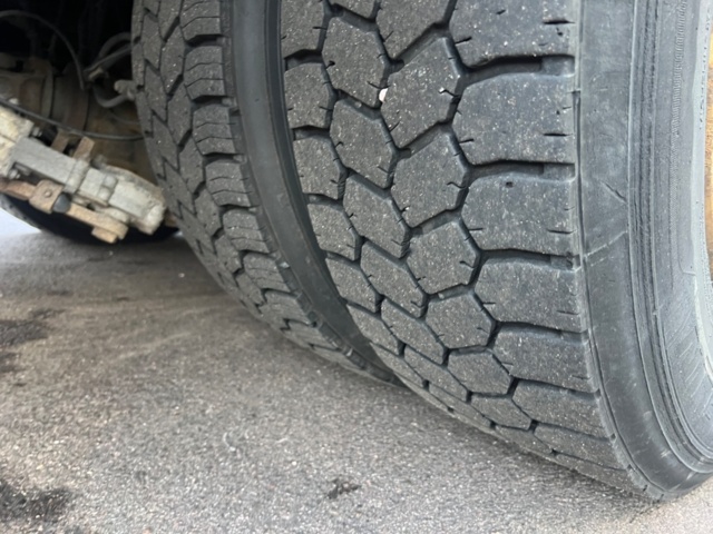 1338330-32 Sopbil med delad komprimator - Volvo Lastbilar FL16 250 -2014