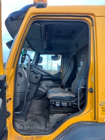 1338330-34 Sopbil med delad komprimator - Volvo Lastbilar FL16 250 -2014