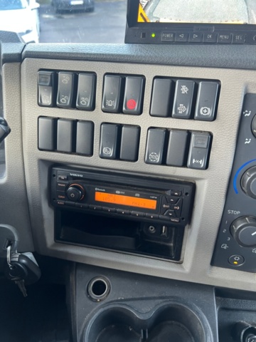 1338330-38 Sopbil med delad komprimator - Volvo Lastbilar FL16 250 -2014