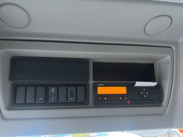 1338330-41 Sopbil med delad komprimator - Volvo Lastbilar FL16 250 -2014