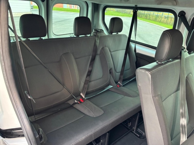 1422218-6 Nissan Primastar Crew 3.0t 2.0 dCi  DCT, 150hk, 2023 9-sits