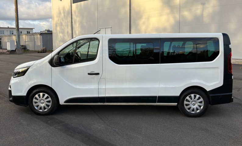 1422218-18 Nissan Primastar Crew 3.0t 2.0 dCi  DCT, 150hk, 2023 9-sits