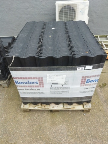 1325266-1 Takpannor, 3 pallar – Benders, betong, svart