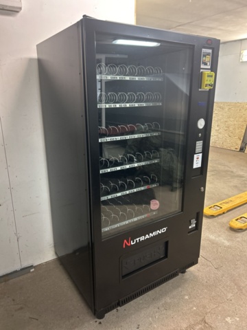 1378246-2 Vending machine with cooling Sanden Vendo SVE HS8