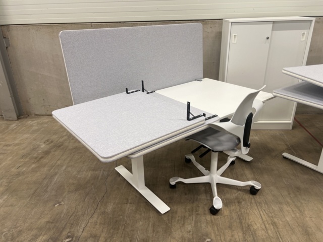 1432137-2 2 height-adjustable desks, filing cabinets and office chairs