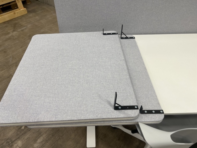 1432137-3 2 height-adjustable desks, filing cabinets and office chairs