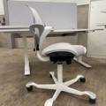 1432137-6 2 height-adjustable desks, filing cabinets and office chairs