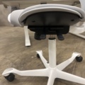 1432137-7 2 height-adjustable desks, filing cabinets and office chairs