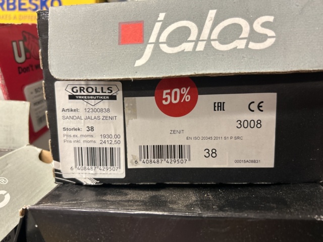 1378255-14 Arbetskläder och skyddsutrustning – blandat parti med jackor, skyddsglasögon och arbetsskor