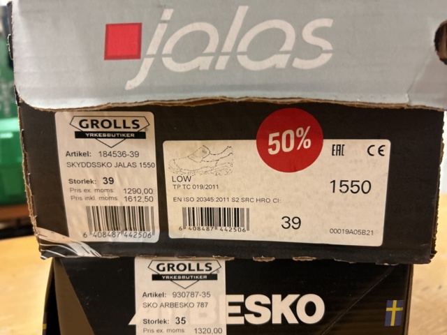 1378255-38 Arbetskläder och skyddsutrustning – blandat parti med jackor, skyddsglasögon och arbetsskor