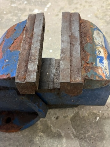 1432222-3 Skruvstycke