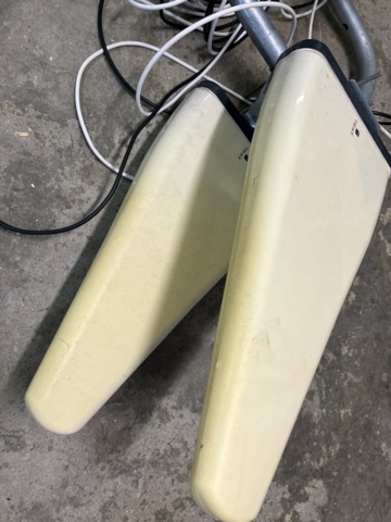 1432223-4 Triax närförstärkare