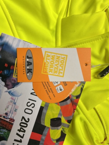 1378255-52 Arbetskläder och skyddsutrustning – blandat parti med jackor, skyddsglasögon och arbetsskor