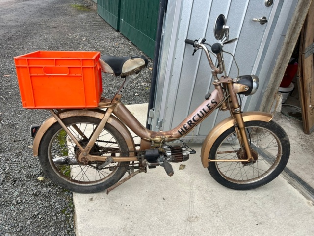 1364585-6 Moped Hercules