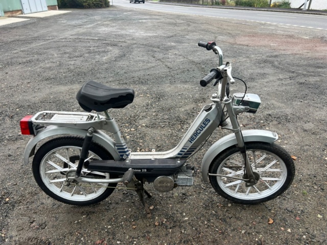 1364586-6 Moped Hercules