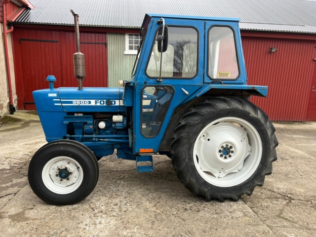 1364587-8 Traktor Ford 3600 -1976