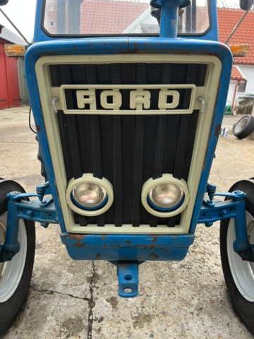 1364587-11 Traktor Ford 3600 -1976