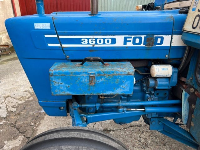 1364587-25 Traktor Ford 3600 -1976