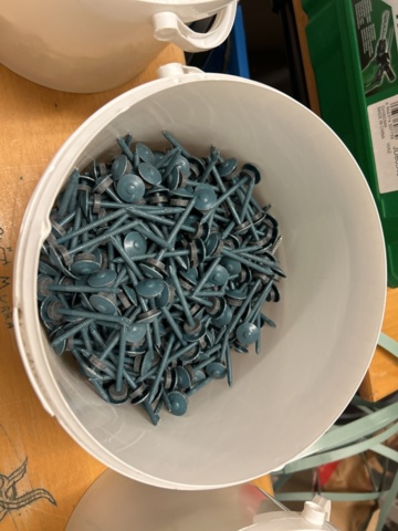 1378256-11 Blandat parti skruv och infästningsmaterial