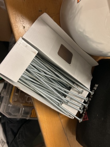 1378256-14 Blandat parti skruv och infästningsmaterial