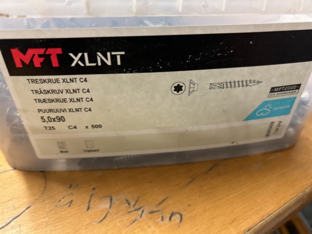 1378256-29 Blandat parti skruv och infästningsmaterial