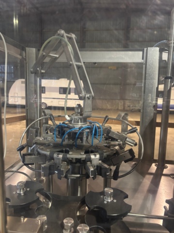 1373447-9 Fyllnings- och kapsyleringsmaskin – IC Filling Systems XP9ISO9HDC